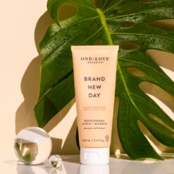 Brand New Day Microderma Scrub & Masque -Beauty Essence Shop 0F4A8538