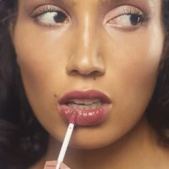 Radiant Ruby Lip Creme -Beauty Essence Shop 210506 Athr Look 5 0503