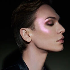 Extra/Ordinaire Skin Illuminator -Beauty Essence Shop 27 Rosiers Extra Ordinaire Look 1 Kurtis Rose 3 e8f5d87f e39a 4a1f b61f 886f52900e9e