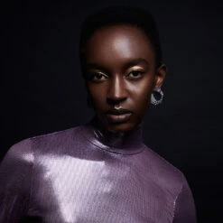 Extra/Ordinaire Skin Illuminator Full Spectrum Collection 32 Extra/Ordinaire Skin Illuminator Full Spectrum Collection -Beauty Essence Shop 27 Rosiers Extra Ordinaire Look 2 Landscape Nicole