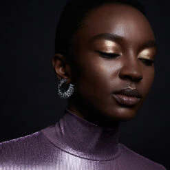 Extra/Ordinaire Skin Illuminator Full Spectrum Collection 34 Extra/Ordinaire Skin Illuminator Full Spectrum Collection -Beauty Essence Shop 27 Rosiers Extra Ordinaire Look 2 Portrait Nicole