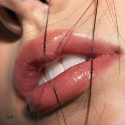 Wet Lip Oil Plumping Treatment Gloss 37 Wet Lip Oil Plumping Treatment Gloss -Beauty Essence Shop 3505 VelvetMelonHI Waterfall Dip Sarah 09 Shot 102 1023 text