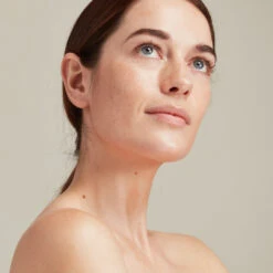 The Impossible Glow Bronze -Beauty Essence Shop 5060139726900 5