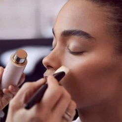 Westman Atelier Foundation Brush -Beauty Essence Shop 810102030214 02