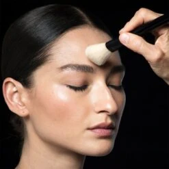 Westman Atelier Powder Brush -Beauty Essence Shop 810102030221 02