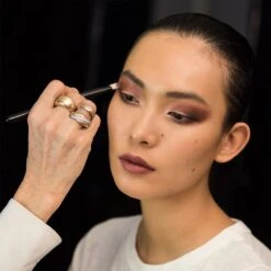 Westman Atelier Eye Shadow I Brush -Beauty Essence Shop 810102030337 02