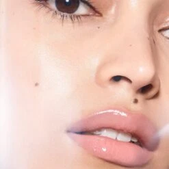 Squeaky Clean Liquid Lip Balm -Beauty Essence Shop 810102030467 03