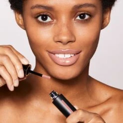 Squeaky Clean Liquid Lip Balm -Beauty Essence Shop 810102030467 04