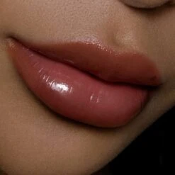 Thorn Bite Peptide Plump Crème Lip Oil -Beauty Essence Shop BITE 03RoseBiteMacro2