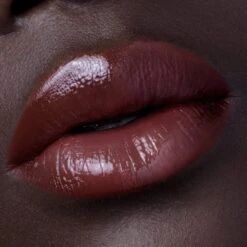 Thorn Bite Peptide Plump Crème Lip Oil -Beauty Essence Shop BITE 03RoseBiteMacro3