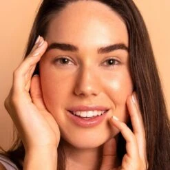 Brow TOK Volumizing Brow Gel -Beauty Essence Shop Brown ModelA3