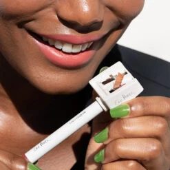 Coco Crayon -Beauty Essence Shop CocoCrayonCharm 1080x1080 3