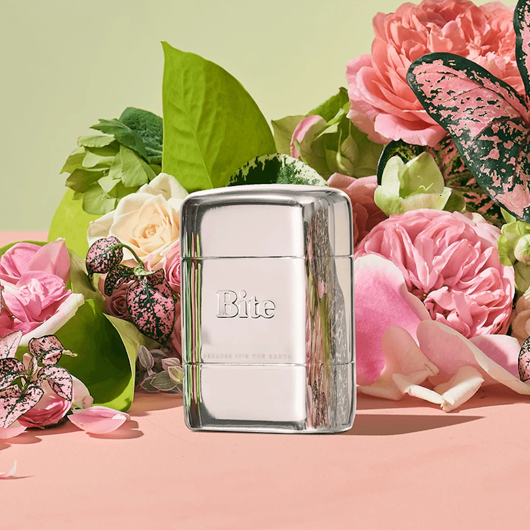 Rose Vert Refillable Deodorant - Image 2