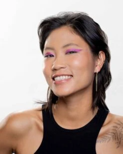 Cruise Liner Eye Pencil -Beauty Essence Shop GenSee CruiseLiner Model1 03 Bangkok05