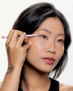 Cruise Liner Eye Pencil -Beauty Essence Shop GenSee CruiseLiner Model2 03 LosAngeles06