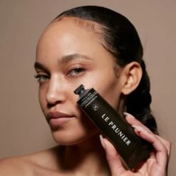 Plumscreen SPF 31 -Beauty Essence Shop JvP 013121 6436crop