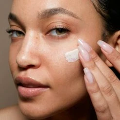 Plumscreen SPF 31 -Beauty Essence Shop JvP 013121 6599adj