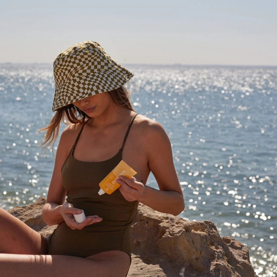 Daily Dew SPF 35 6 Daily Dew SPF 35 - Image 4