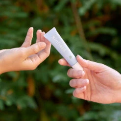 Lip Rescue Healing Balm -Beauty Essence Shop Kinfield Lip Rescue Editorial 2