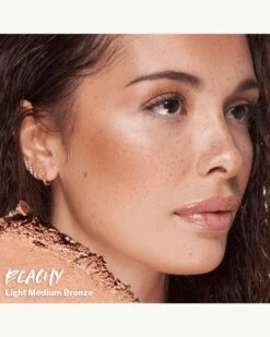 The Sun Show Glowy Warmth Bronzer -Beauty Essence Shop Kosas2023 GlowI.V PDP 02 Beachy Shade