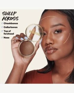 The Sun Show Glowy Warmth Bronzer -Beauty Essence Shop Kosas2023 GlowI.V PDP 03 Paradise Application