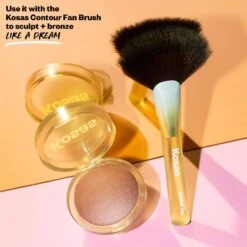 The Sun Show Glowy Warmth Bronzer -Beauty Essence Shop Kosas2023 GlowI.V PDP 05 Beachy FanBrush