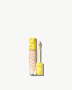 Revealer Super Creamy + Brightening Concealer -Beauty Essence Shop Kosas RevealerConcealer 3.5 01 655523e5 f27f 41db 97e0 2b722780a70c