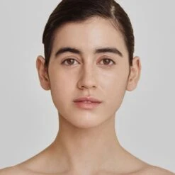 Invisible Touch Liquid Foundation -Beauty Essence Shop Liquid Foundation Model F134