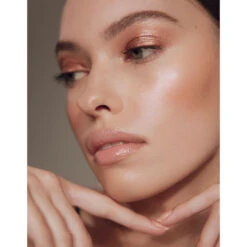 Mood 4 Ever Eye Shadow Palette -Beauty Essence Shop M4E WEB EDITORIAL A.2000x2000