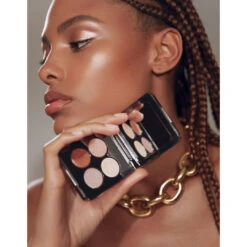 Mood 4 Ever Eye Shadow Palette -Beauty Essence Shop M4E WEB EDITORIAL I.2000x2000