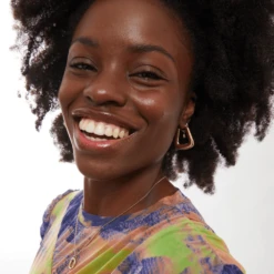 Dewy Gloss -Beauty Essence Shop MakeSomeNoise Aissa2 1000x1000 1