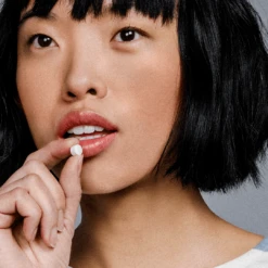 Toothpaste Bits + Toothbrush Travel Set -Beauty Essence Shop Model Angel Retouched