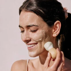 Deep Clean Kit -Beauty Essence Shop ModelShot