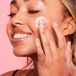 10+10 More-sturizer 14 10+10 More-sturizer -Beauty Essence Shop More sturizer 2000x2000 02