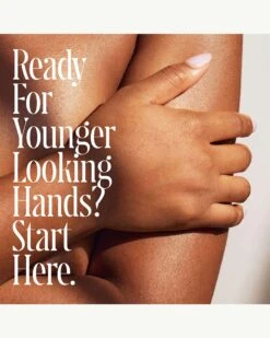 The Hand Retinol - Repair Treatment With 0.25% Pure Retinol + 5% AHA -Beauty Essence Shop Necessaire HandRetinol Lifestyle 05