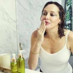 Nourishing Oil Cleanser 11 Nourishing Oil Cleanser -Beauty Essence Shop NourishingOilCleanser Model 2400x3680px 300dpi