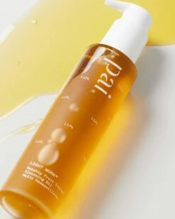 Light Work Rosehip Cleansing Oil -Beauty Essence Shop Pai LightworkCleansingOil Lifestyle 03