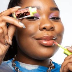 Dewy Gloss -Beauty Essence Shop PlayWithFire Editorial Flex 1080x1080 69d2d4a0 4db3 4dbb af19 5cd9a6e30804