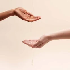 Soapply For Credo Liquid Hand Wash 15 Soapply For Credo Liquid Hand Wash -Beauty Essence Shop Pouring Soapply hand to hand3 Square