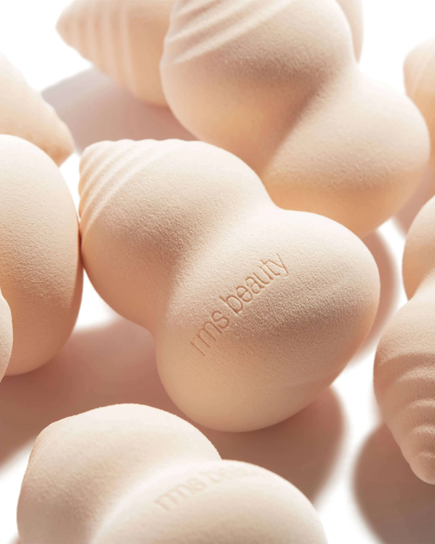 RMS Beauty Skin2Skin Beauty Sponge 7 RMS Beauty Skin2Skin Beauty Sponge - Image 5