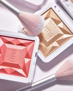 RMS Beauty Skin2Skin Classic Fan Brush -Beauty Essence Shop RMS Skin2SkinClassicFanBrush Lifestyls 06