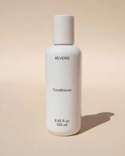 Conditioner -Beauty Essence Shop Reverie Conditioner Lifestyle 03