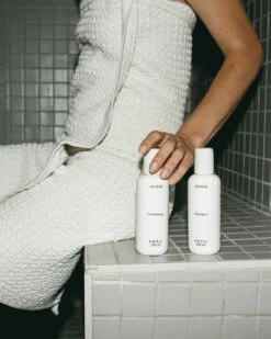 Shampoo -Beauty Essence Shop Reverie Shampoo Lifestyle 17