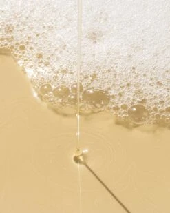 Shampoo -Beauty Essence Shop Reverie Shampoo Swatch 03