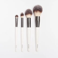 Blend & Crease Brush -Beauty Essence Shop Roen BrushSet 2000x2000 8 1321e3c8 433d 4d03 914e 87e88f3ec9c1