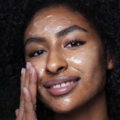 SUPERKIND Radiance Mask -Beauty Essence Shop SK Mask Application V1 square