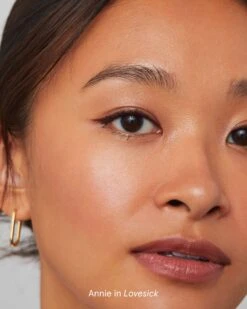 Precision Waterproof Eyeliner -Beauty Essence Shop SOSHE PrecisionEyeliner Model 05 Lovesick