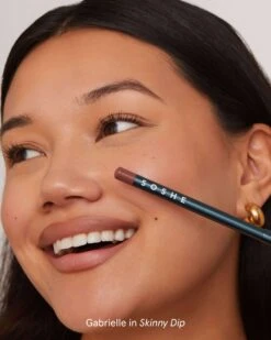 Soft Glide Lip Pencil -Beauty Essence Shop SOSHE SoftGlideLipPencil Model 05 Skinnydip