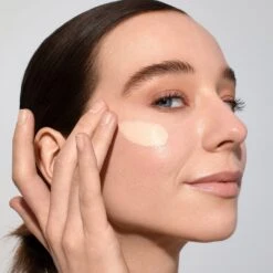 SPF 50 Flex-Perfecting™ Mineral Drops Tinted Sunscreen -Beauty Essence Shop SPF50Tinted model 01 swatch