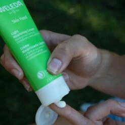 Weleda Skin Food Light -Beauty Essence Shop Skin Food Light Product Usage